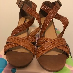SOLD!! Cute Sandals